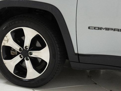 Used 2017 Jeep Compass Latitude w/ Popular Equipment Group FWD image 23