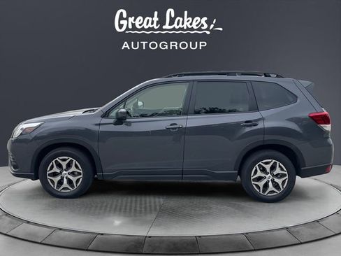 Used 2023 Subaru Forester Premium AWD/4WD image 2