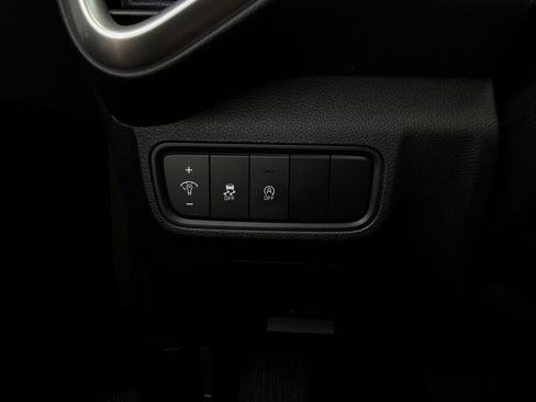 Used 2025 Kia Soul LX w/ LX Technology Package FWD image 20