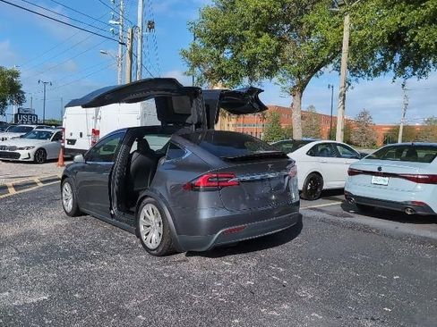 Used 2020 Tesla Model X Long Range AWD/4WD image 7