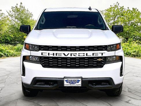 Used 2022 Chevrolet Silverado 1500 Custom AWD/4WD image 2