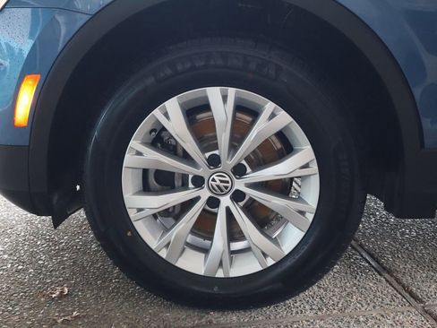 Used 2018 Volkswagen Tiguan S image 38