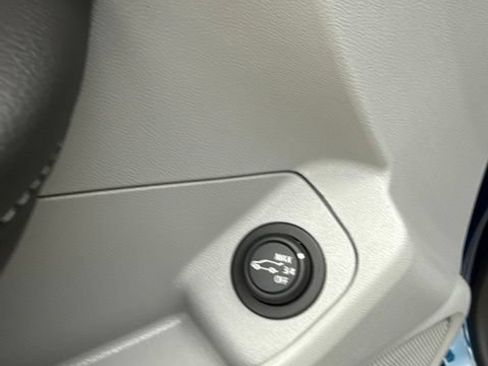 Used 2023 GMC Terrain SLT w/ Infotainment Package II AWD/4WD image 16
