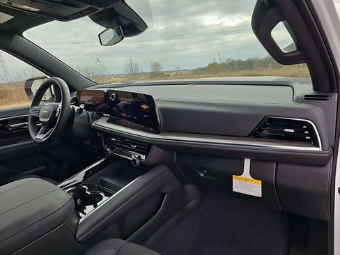 New 2026 Chevrolet Suburban LS RWD image 29