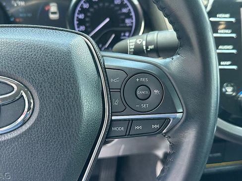 Certified 2019 Toyota Camry XLE FWD image 24