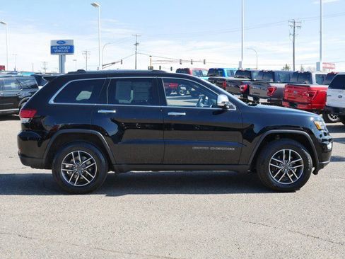 Used 2020 Jeep Grand Cherokee Limited w/ Trailer Tow Group IV AWD/4WD image 3