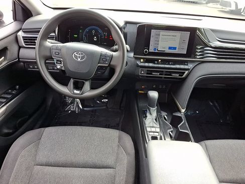 Used 2025 Toyota Camry LE FWD image 12