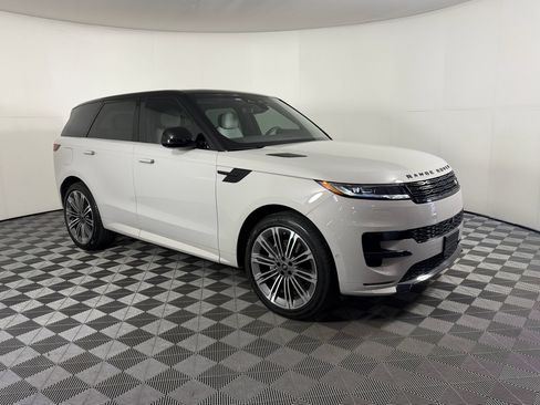 Used 2025 Land Rover Range Rover Sport Dynamic SE AWD/4WD image 7