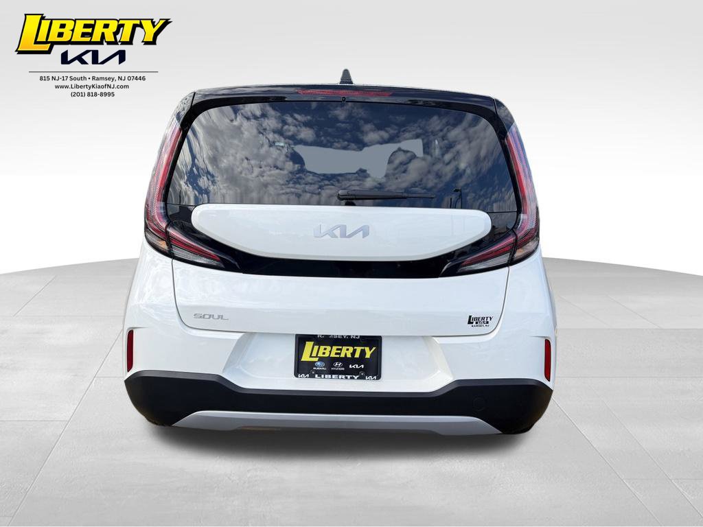 Used 2023 Kia Soul LX FWD image 6