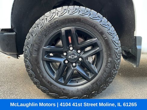 Used 2023 Chevrolet Silverado 1500 LT Trail Boss w/ Convenience Package II image 35