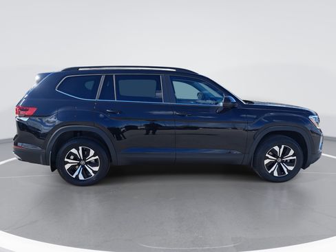 New 2026 Volkswagen Atlas SE image 2