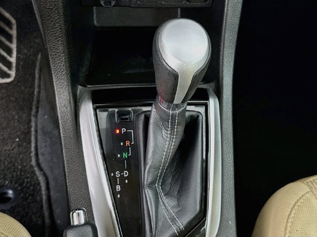 Used 2017 Toyota Corolla LE FWD image 17