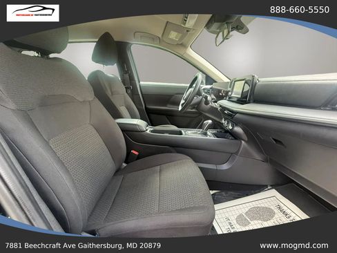 Used 2025 Nissan Kicks S AWD/4WD image 15