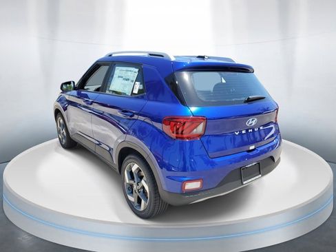 Certified 2025 Hyundai Venue SEL image 3