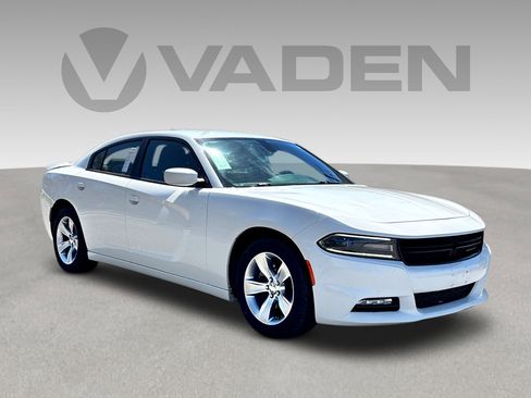 Used 2018 Dodge Charger SXT Plus image 1