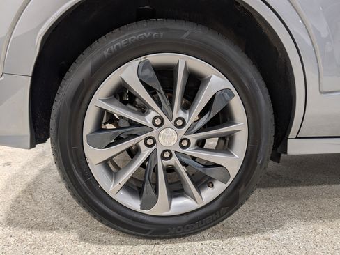 Used 2023 Buick Encore GX Select w/ Sport Touring Package image 11