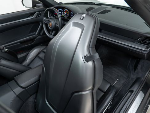 Certified 2022 Porsche 911 Targa 4 image 29