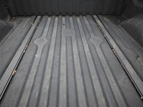 Used 2021 Nissan Titan PRO-4X w/ Pro-4x Convenience Package image 19