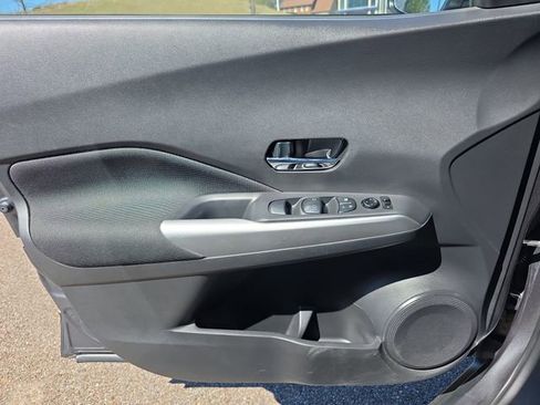 Used 2020 Nissan Kicks SV image 19