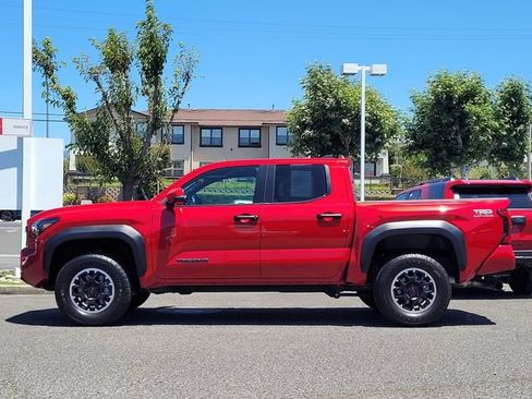Certified 2024 Toyota Tacoma TRD Off-Road w/ TRD Off Road Upgrade Package AWD/4WD image 9
