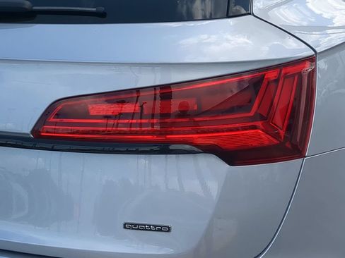 Used 2023 Audi Q5 e Prestige w/ Prestige Package AWD/4WD image 9