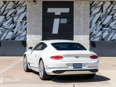 Used 2022 Bentley Continental GT image 11