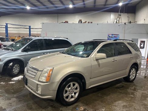 Used 2009 Cadillac SRX AWD w/ Third Row Seating Package image 10