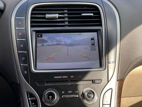 Used 2016 Lincoln MKX Reserve w/ Climate Package image 36