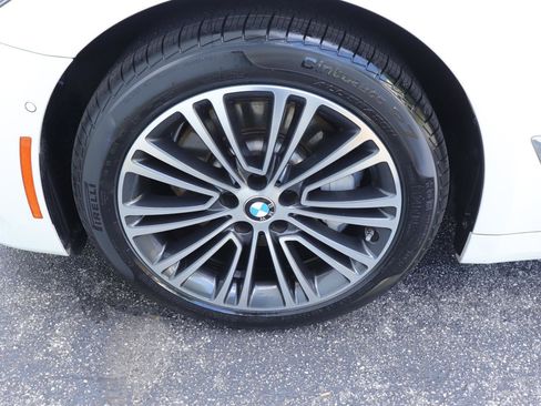 Used 2020 BMW 530i w/ Premium Package RWD image 38