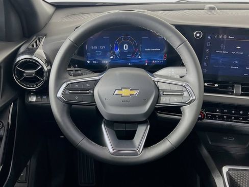 New 2026 Chevrolet Equinox LT w/ Convenience Package II AWD/4WD image 11