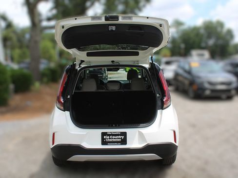 Used 2023 Kia Soul LX FWD image 9