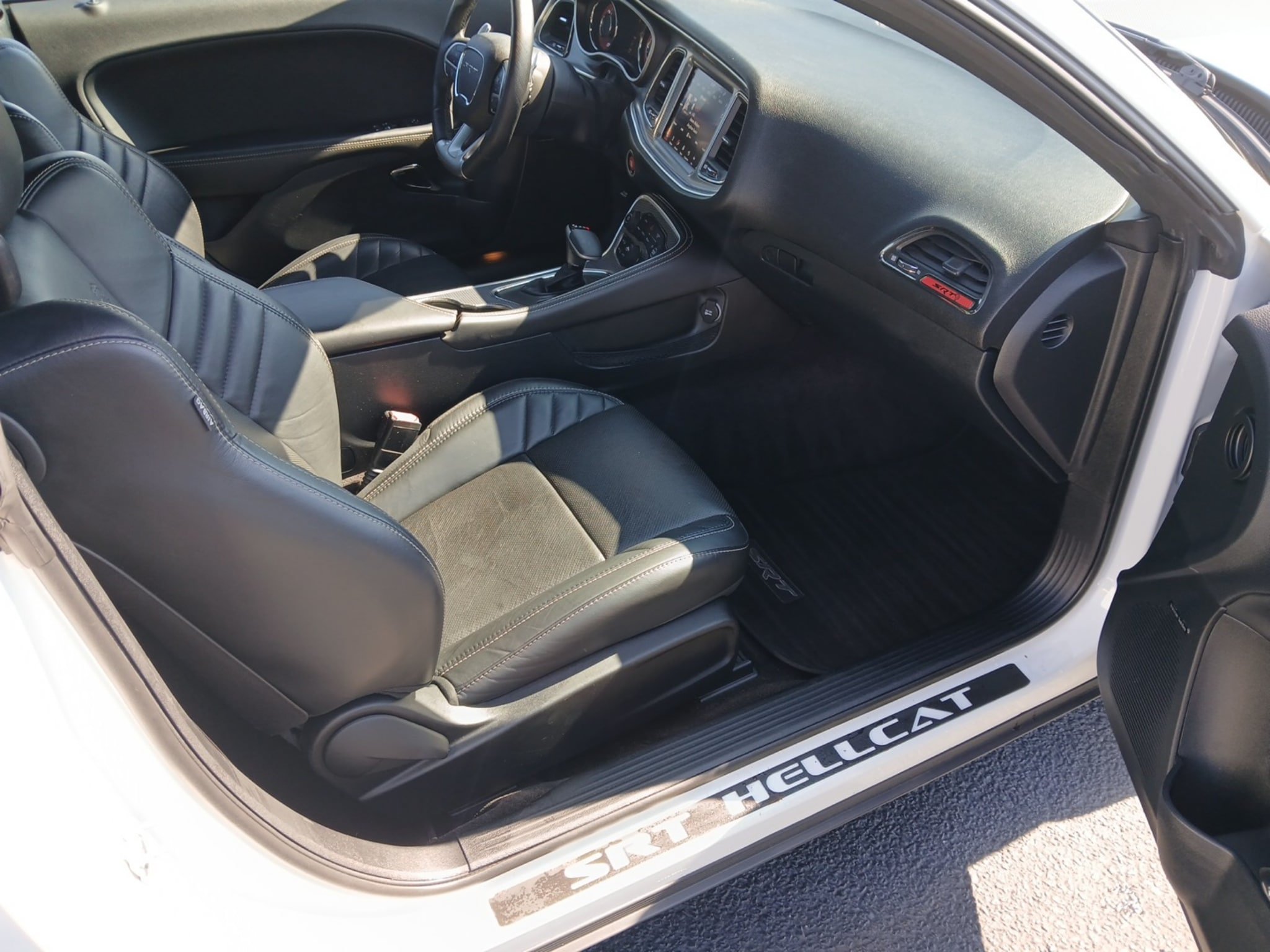 Used 2018 Dodge Challenger SRT Hellcat RWD image 26