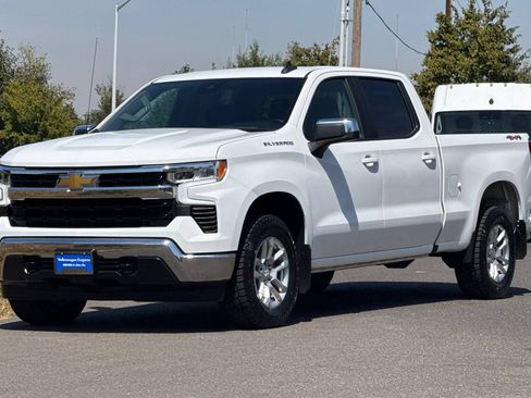 Used 2023 Chevrolet Silverado 1500 LT AWD/4WD image 7
