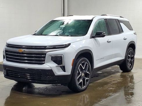 New 2026 Chevrolet Traverse High Country w/ LPO, Floor Liner Package AWD/4WD image 2