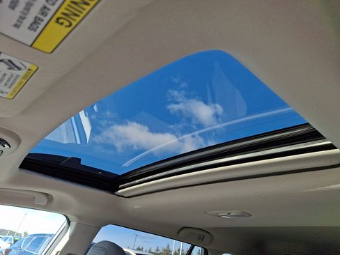 Used 2023 Subaru Outback Premium image 14