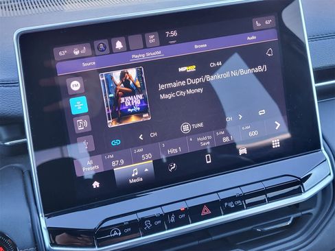 Used 2023 Jeep Compass Limited image 16