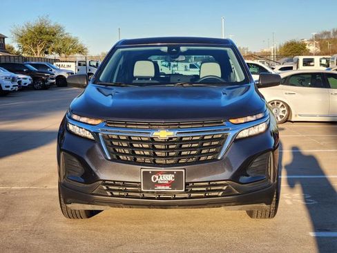 Used 2022 Chevrolet Equinox LS w/ LPO, Floor Liner Package FWD image 10