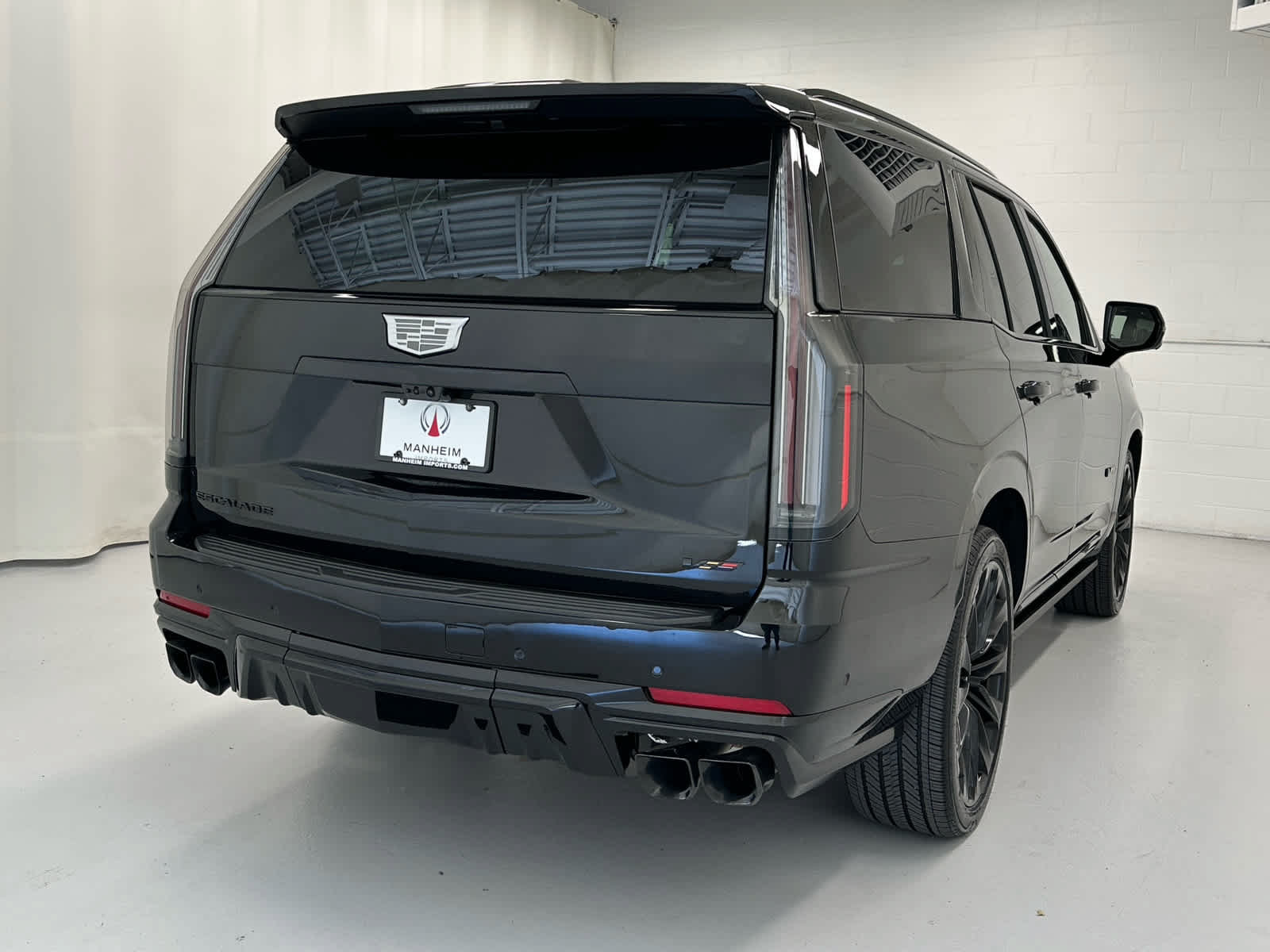 Used 2026 Cadillac Escalade V w/ LPO, ONYX Package AWD/4WD image 6