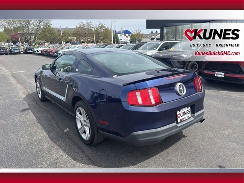 Used 2010 Ford Mustang Coupe RWD image 8