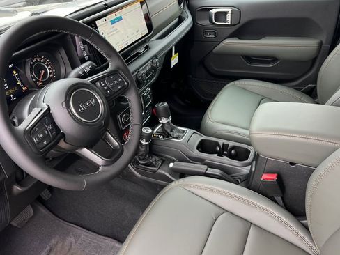 New 2026 Jeep Gladiator Mojave AWD/4WD image 10