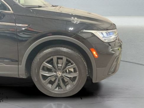 Certified 2024 Volkswagen Tiguan SE AWD/4WD image 32
