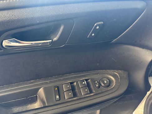 Used 2017 Chevrolet Traverse LT image 15