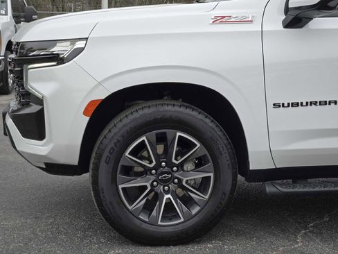 Certified 2024 Chevrolet Suburban Z71 w/ Luxury Package image 8