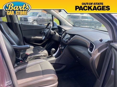 Used 2019 Chevrolet Trax LT w/ LT Convenience Package FWD image 13
