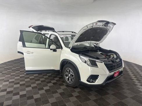 Used 2024 Subaru Forester Premium AWD/4WD image 11