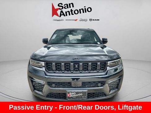 New 2026 Jeep Grand Cherokee Limited AWD/4WD image 4