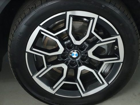 Certified 2025 BMW X2 xDrive28i w/ Premium Package image 10