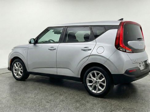 Used 2025 Kia Soul LX w/ LX Technology Package image 6