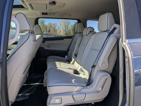 New 2026 Honda Odyssey Touring image 16