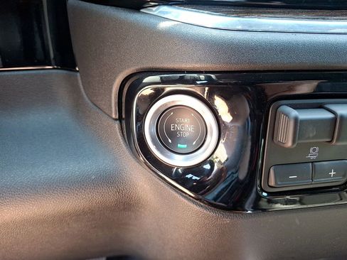 Used 2025 GMC Sierra 1500 Elevation w/ Preferred Package AWD/4WD image 25
